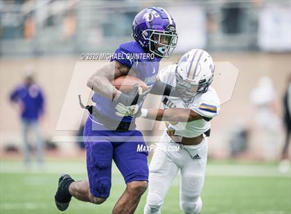 Thumbnail 1 in Miller vs. LBJ Austin (UIL Class 4A Quarterfinal Playoff) photogallery.