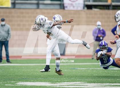Thumbnail 2 in Miller vs. LBJ Austin (UIL Class 4A Quarterfinal Playoff) photogallery.
