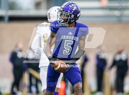 Thumbnail 2 in Miller vs. LBJ Austin (UIL Class 4A Quarterfinal Playoff) photogallery.