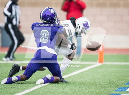 Thumbnail 1 in Miller vs. LBJ Austin (UIL Class 4A Quarterfinal Playoff) photogallery.