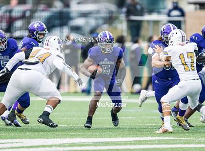 Thumbnail 1 in Miller vs. LBJ Austin (UIL Class 4A Quarterfinal Playoff) photogallery.