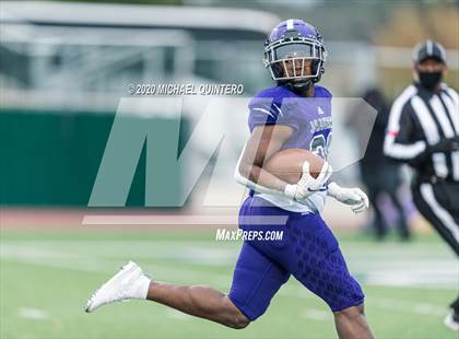 Thumbnail 2 in Miller vs. LBJ Austin (UIL Class 4A Quarterfinal Playoff) photogallery.