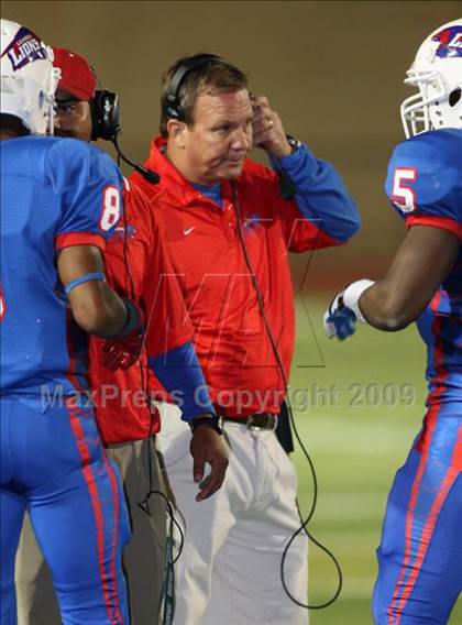 Thumbnail 2 in McNeil @ Leander photogallery.