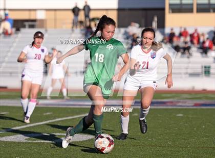 Thumbnail 3 in St. Ignatius vs. Sacred Heart Cathedral Preparatory photogallery.