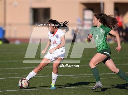 Thumbnail 1 in St. Ignatius vs. Sacred Heart Cathedral Preparatory photogallery.