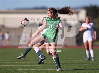 Thumbnail 2 in St. Ignatius vs. Sacred Heart Cathedral Preparatory photogallery.
