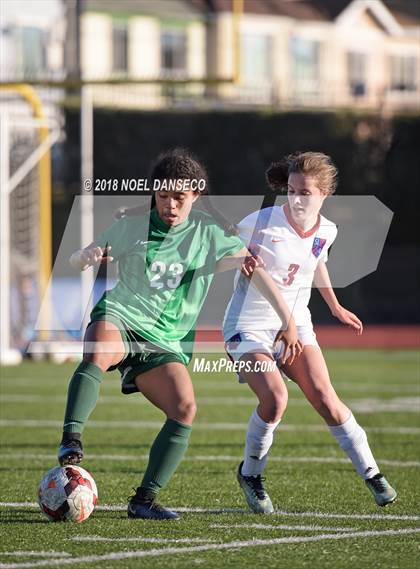 Thumbnail 2 in St. Ignatius vs. Sacred Heart Cathedral Preparatory photogallery.