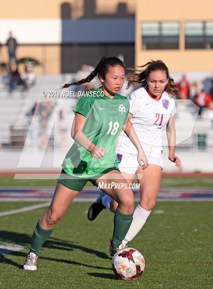 Thumbnail 2 in St. Ignatius vs. Sacred Heart Cathedral Preparatory photogallery.