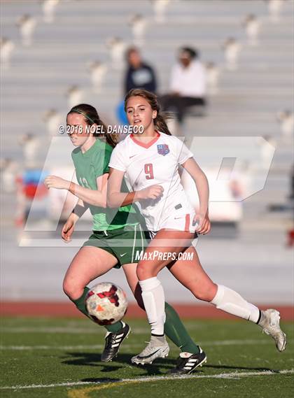 Thumbnail 3 in St. Ignatius vs. Sacred Heart Cathedral Preparatory photogallery.