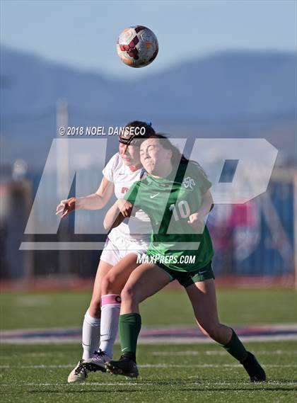 Thumbnail 2 in St. Ignatius vs. Sacred Heart Cathedral Preparatory photogallery.