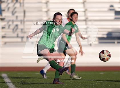 Thumbnail 3 in St. Ignatius vs. Sacred Heart Cathedral Preparatory photogallery.