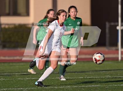 Thumbnail 1 in St. Ignatius vs. Sacred Heart Cathedral Preparatory photogallery.
