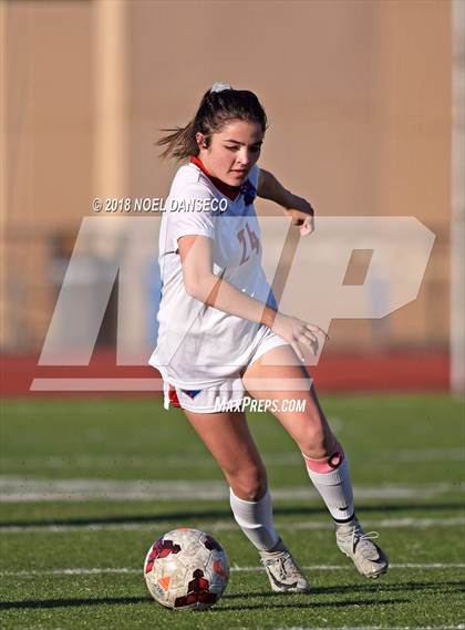 Thumbnail 2 in St. Ignatius vs. Sacred Heart Cathedral Preparatory photogallery.