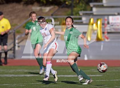 Thumbnail 1 in St. Ignatius vs. Sacred Heart Cathedral Preparatory photogallery.