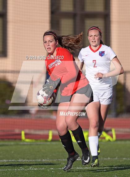 Thumbnail 3 in St. Ignatius vs. Sacred Heart Cathedral Preparatory photogallery.