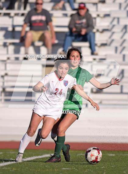 Thumbnail 2 in St. Ignatius vs. Sacred Heart Cathedral Preparatory photogallery.