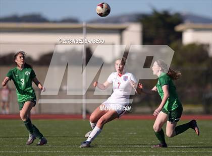 Thumbnail 1 in St. Ignatius vs. Sacred Heart Cathedral Preparatory photogallery.