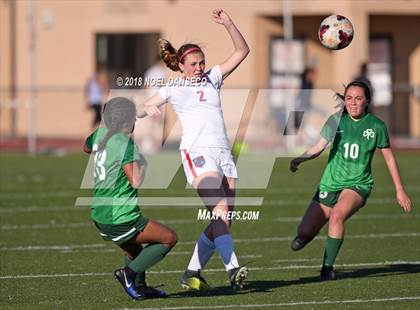 Thumbnail 2 in St. Ignatius vs. Sacred Heart Cathedral Preparatory photogallery.