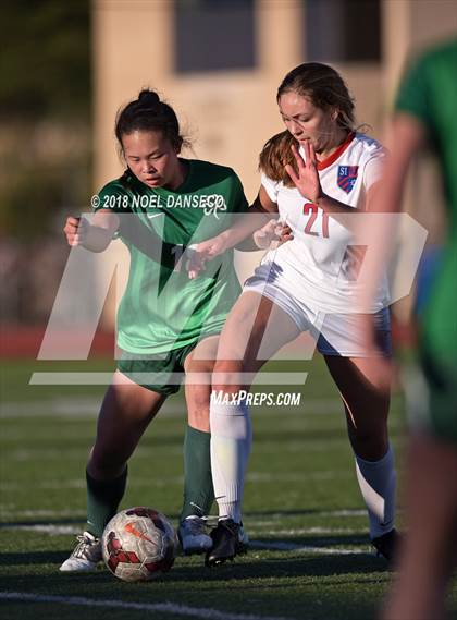 Thumbnail 1 in St. Ignatius vs. Sacred Heart Cathedral Preparatory photogallery.