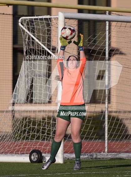 Thumbnail 3 in St. Ignatius vs. Sacred Heart Cathedral Preparatory photogallery.