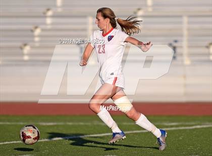 Thumbnail 1 in St. Ignatius vs. Sacred Heart Cathedral Preparatory photogallery.