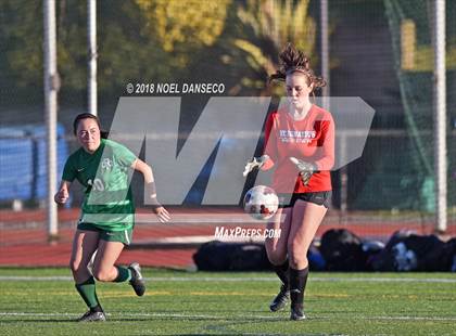 Thumbnail 3 in St. Ignatius vs. Sacred Heart Cathedral Preparatory photogallery.