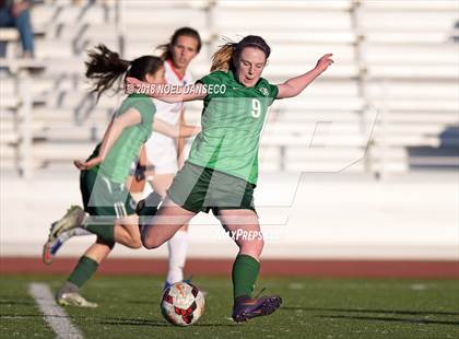 Thumbnail 2 in St. Ignatius vs. Sacred Heart Cathedral Preparatory photogallery.