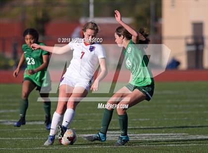 Thumbnail 2 in St. Ignatius vs. Sacred Heart Cathedral Preparatory photogallery.