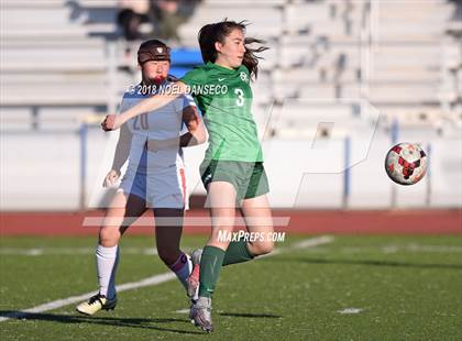 Thumbnail 1 in St. Ignatius vs. Sacred Heart Cathedral Preparatory photogallery.