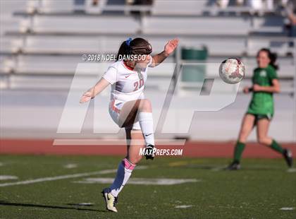 Thumbnail 3 in St. Ignatius vs. Sacred Heart Cathedral Preparatory photogallery.