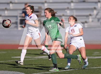Thumbnail 2 in St. Ignatius vs. Sacred Heart Cathedral Preparatory photogallery.
