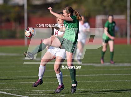Thumbnail 1 in St. Ignatius vs. Sacred Heart Cathedral Preparatory photogallery.