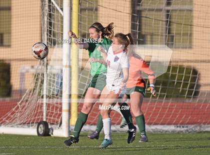 Thumbnail 2 in St. Ignatius vs. Sacred Heart Cathedral Preparatory photogallery.