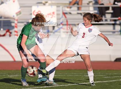 Thumbnail 3 in St. Ignatius vs. Sacred Heart Cathedral Preparatory photogallery.