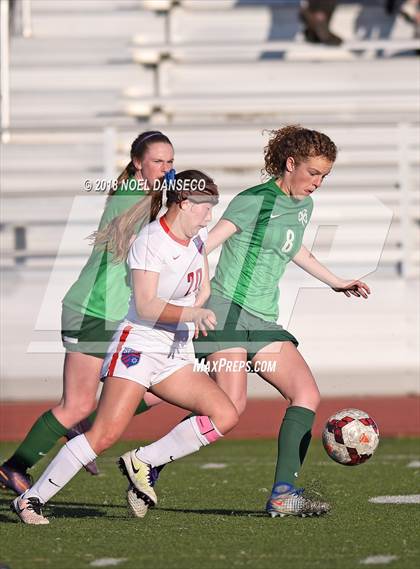 Thumbnail 3 in St. Ignatius vs. Sacred Heart Cathedral Preparatory photogallery.