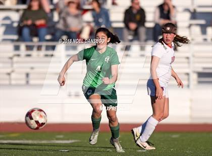 Thumbnail 1 in St. Ignatius vs. Sacred Heart Cathedral Preparatory photogallery.