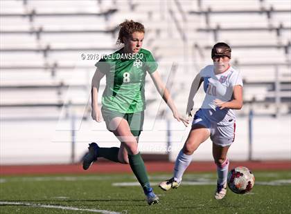Thumbnail 1 in St. Ignatius vs. Sacred Heart Cathedral Preparatory photogallery.
