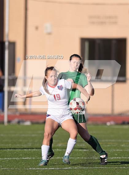 Thumbnail 3 in St. Ignatius vs. Sacred Heart Cathedral Preparatory photogallery.