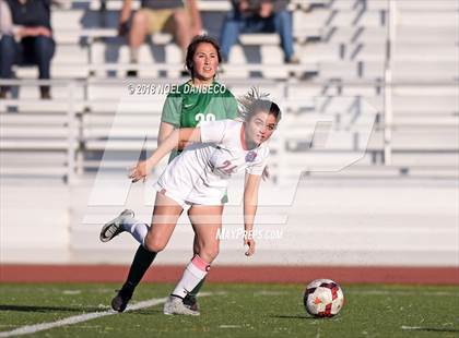 Thumbnail 3 in St. Ignatius vs. Sacred Heart Cathedral Preparatory photogallery.