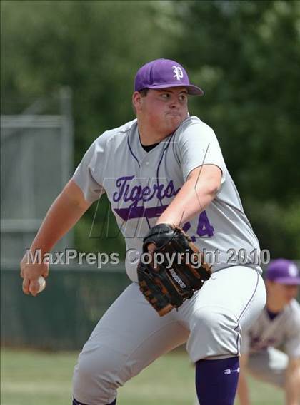 Thumbnail 1 in Portola vs. East Nicolaus (CIF NS D4 Final) photogallery.