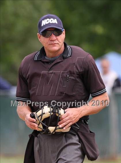 Thumbnail 3 in Portola vs. East Nicolaus (CIF NS D4 Final) photogallery.