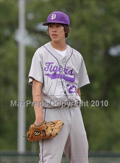 Thumbnail 1 in Portola vs. East Nicolaus (CIF NS D4 Final) photogallery.