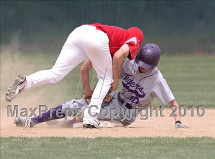 Thumbnail 2 in Portola vs. East Nicolaus (CIF NS D4 Final) photogallery.