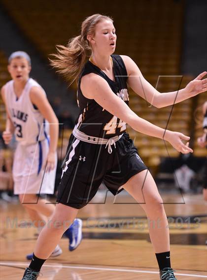 Thumbnail 3 in Arapahoe vs. Highlands Ranch  (CHSAA 5A Final Four) photogallery.