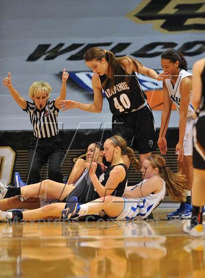 Thumbnail 3 in Arapahoe vs. Highlands Ranch  (CHSAA 5A Final Four) photogallery.