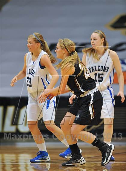 Thumbnail 2 in Arapahoe vs. Highlands Ranch  (CHSAA 5A Final Four) photogallery.
