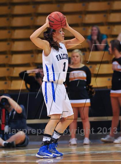 Thumbnail 2 in Arapahoe vs. Highlands Ranch  (CHSAA 5A Final Four) photogallery.