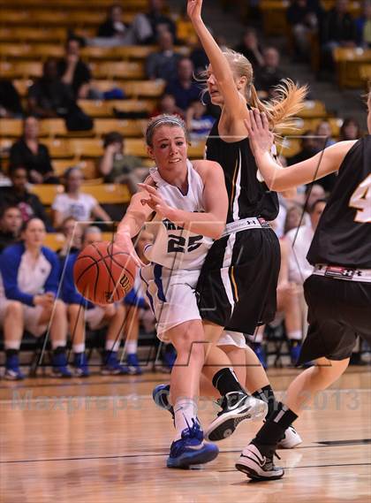 Thumbnail 2 in Arapahoe vs. Highlands Ranch  (CHSAA 5A Final Four) photogallery.