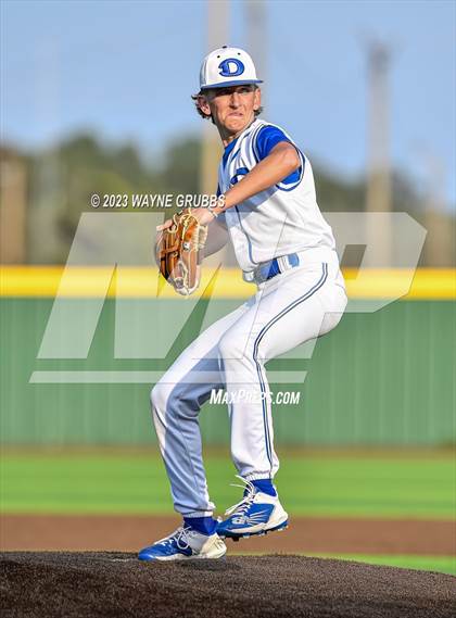 Thumbnail 2 in Longview v Decatur (Longview Lobo Invitational) photogallery.