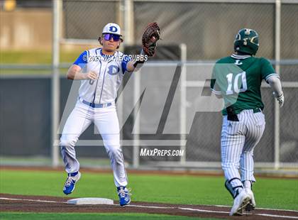 Thumbnail 2 in Longview v Decatur (Longview Lobo Invitational) photogallery.